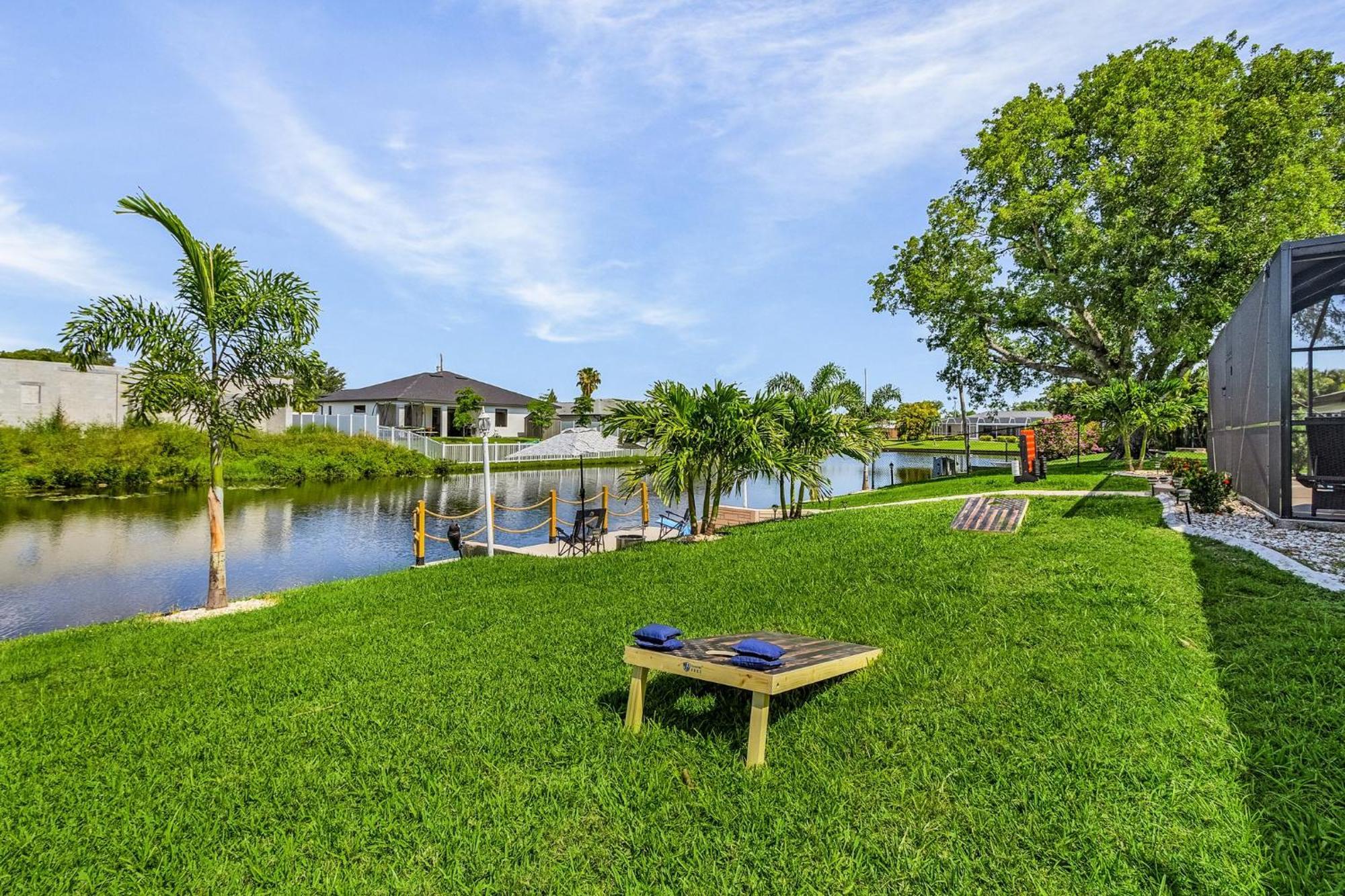 Cozy Retreat, Heated Pool, Water Canal, Bikes,3 Bedroom Cape Coral Exteriér fotografie